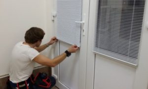 Установка рулонных жалюзи в Казани